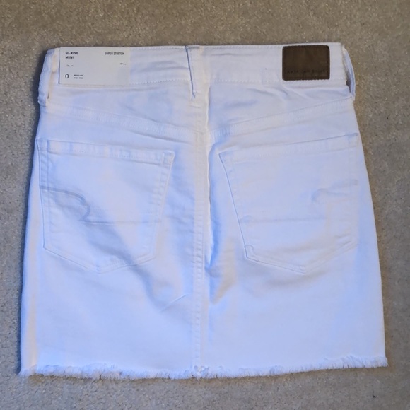 NEVER WORN: White American Eagle Mini Skirt - Picture 2 of 3